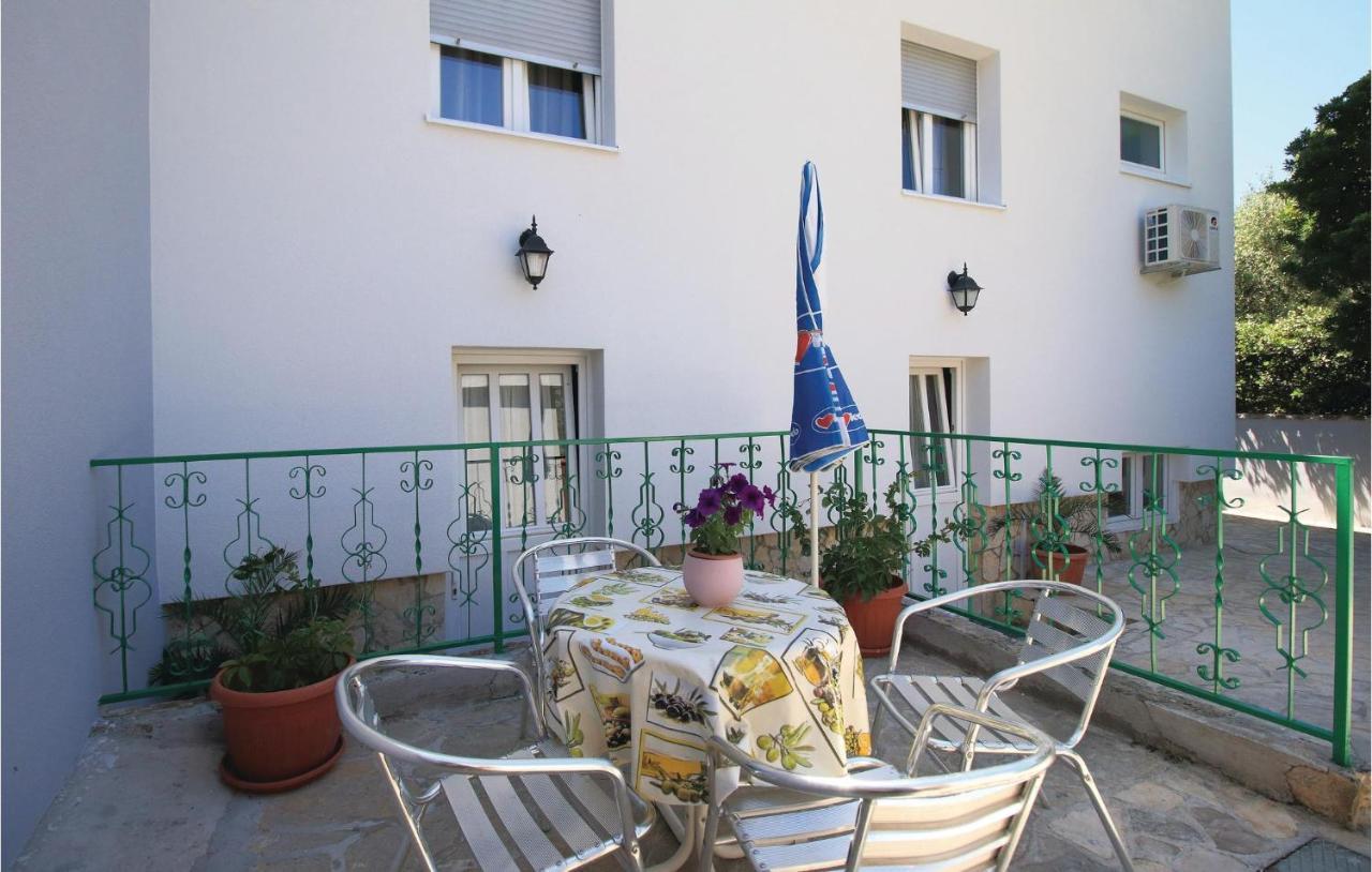 1 Bedroom Nice Apartment In Kastel Sucurac Kastela Exterior photo